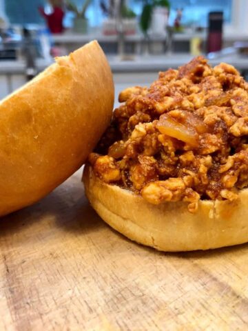 Ground chicken sloppy joe