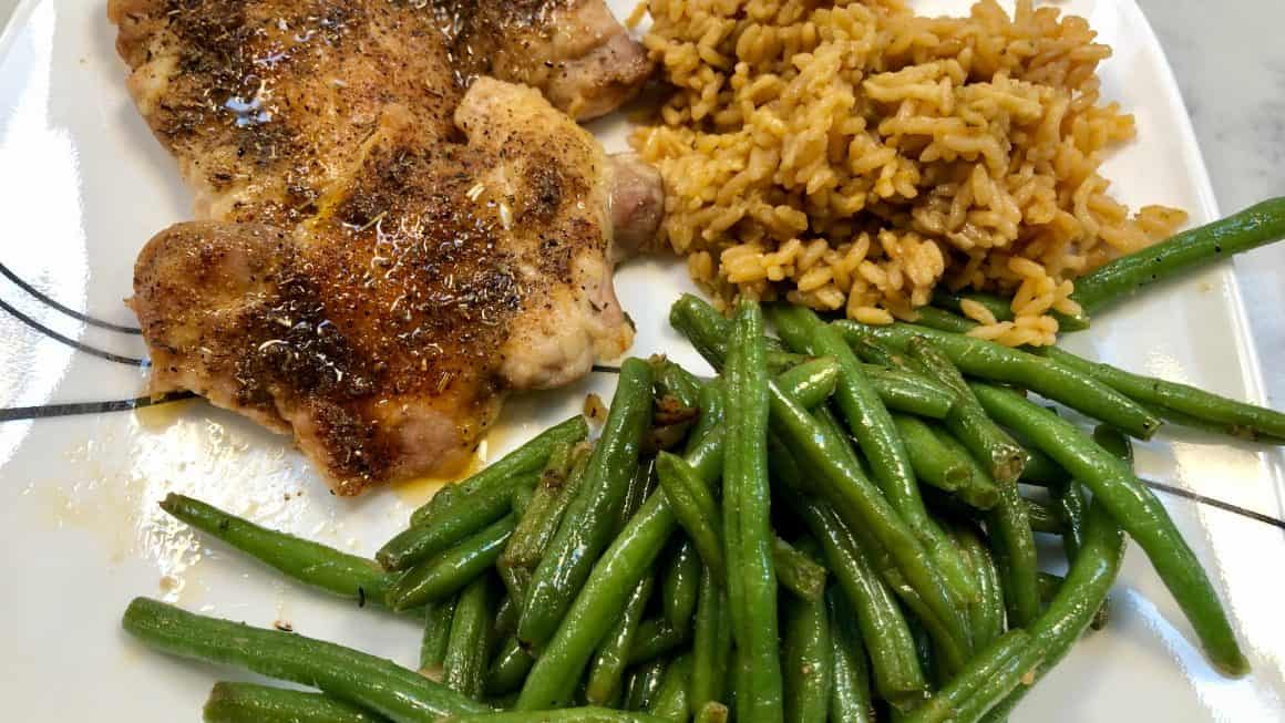 Baked Chicken and Green Beans - The Skinny Guinea