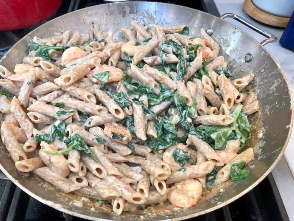 Healthy shrimp pasta with spinach