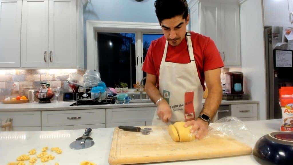 Cutting egg pasta dough