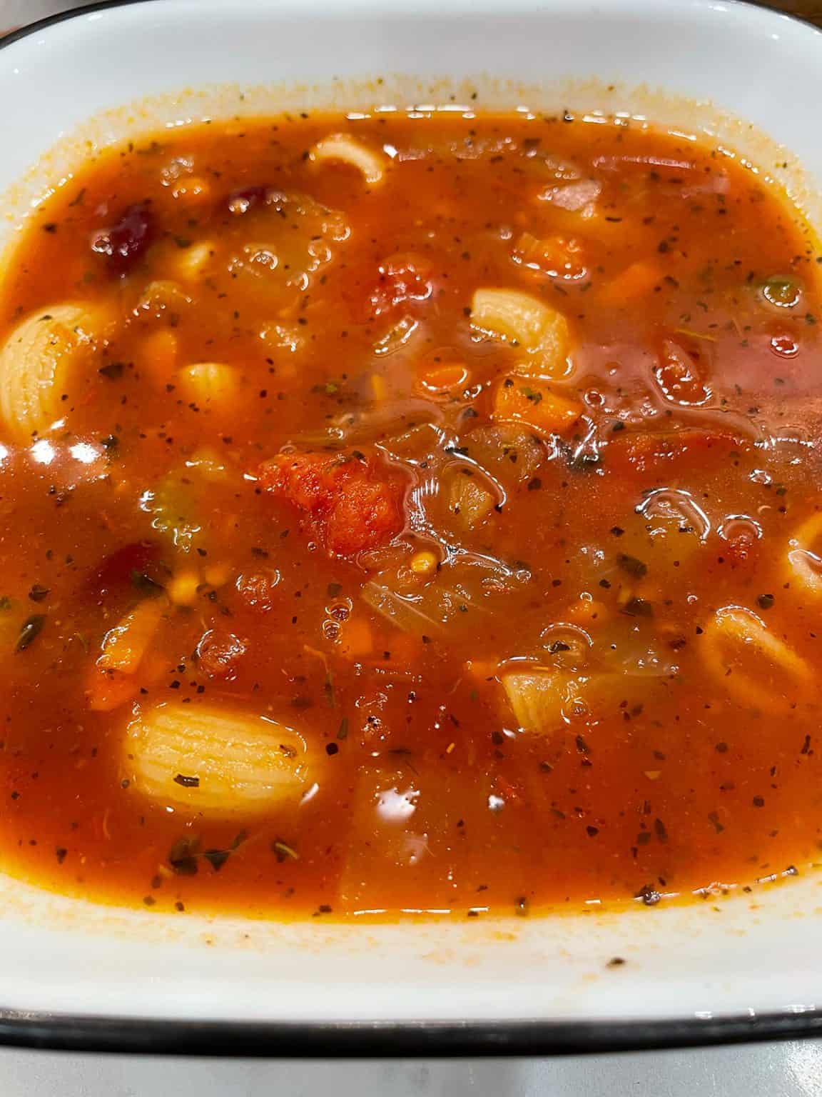 Easy Italian Minestrone Soup - The Skinny Guinea